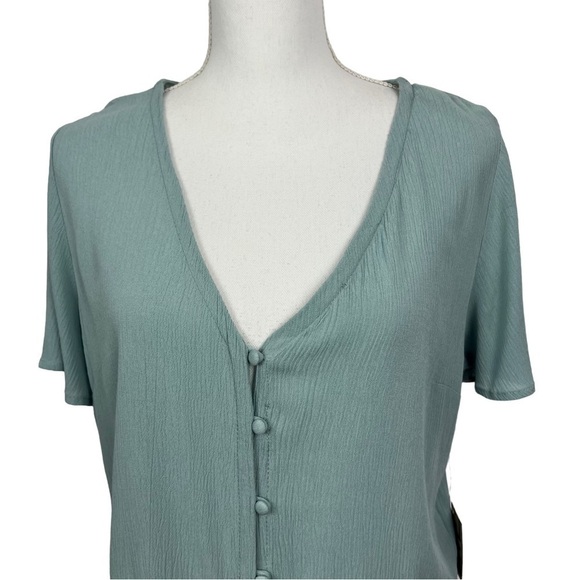 NWT ACTIVE USA Women’s Pullover Button/Tie Top Sz Large Green V-neck - Picture 3 of 12